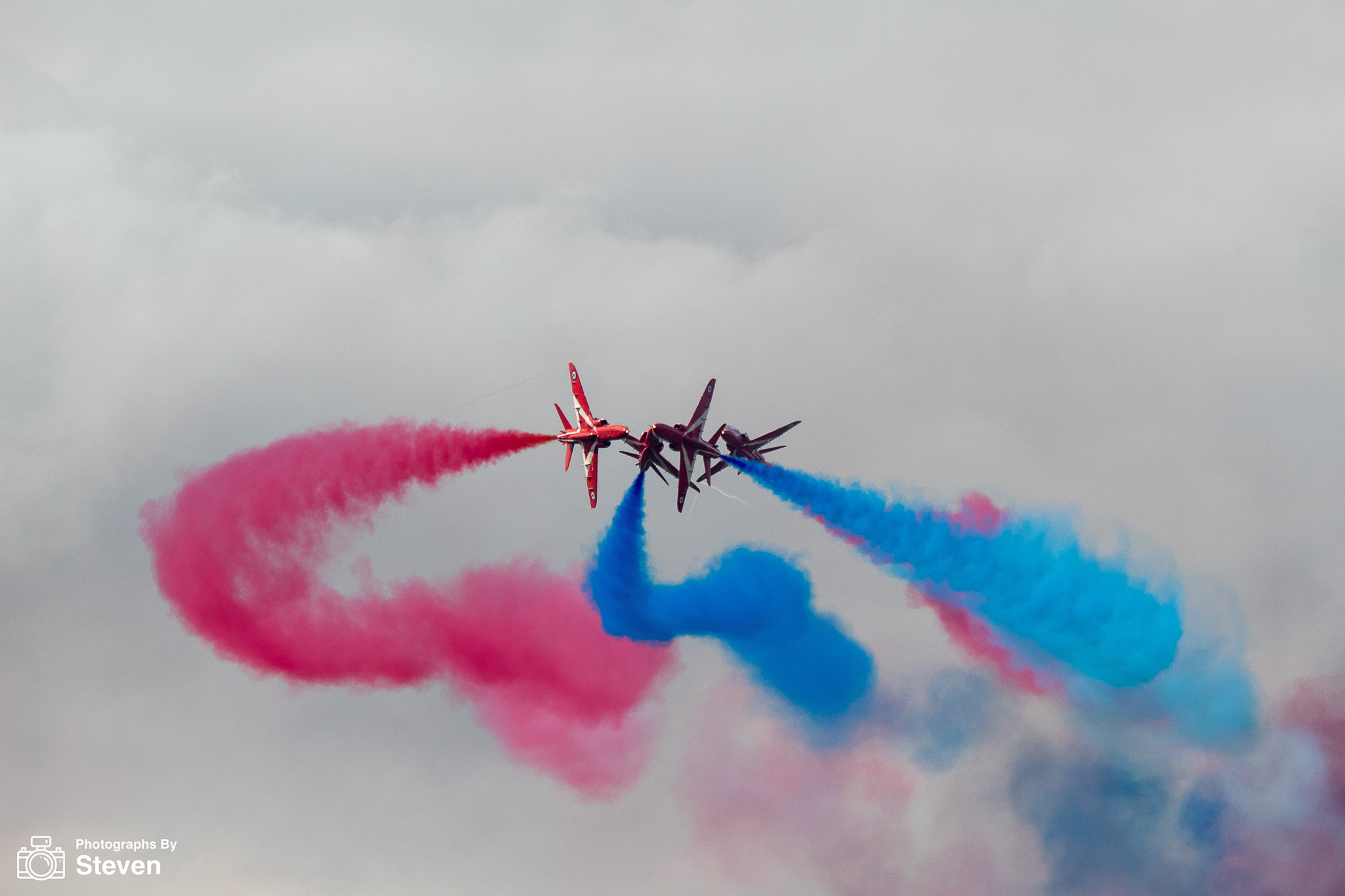 Red Arrows | Photographs by Steven